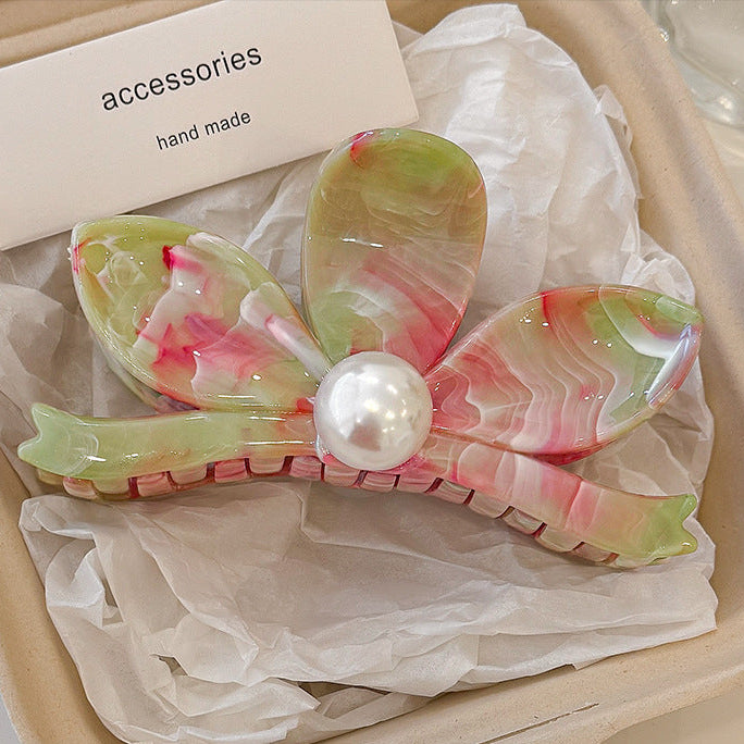 Pearl Bloom Hair Claw Clip in Soft White