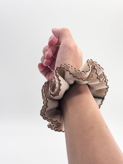 Cream Latte Café Croissant | Contrast Trim Small Scrunchie